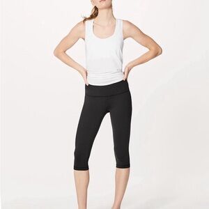 Lululemon like new leggings wunder under hr 1/2 half size 6